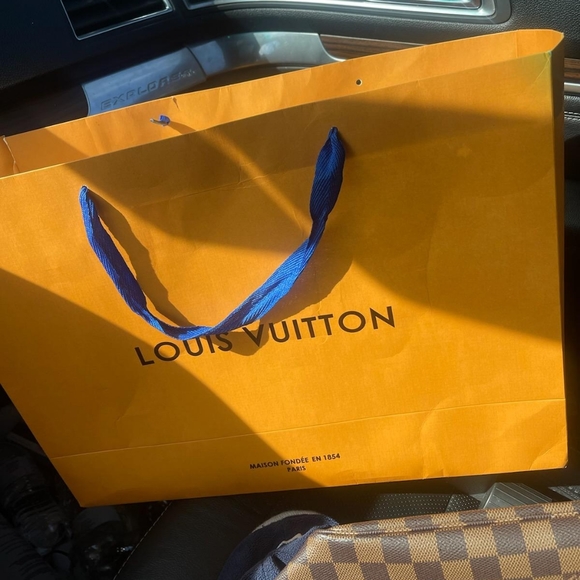 Authentic Louis Vuitton handbag - Picture 9 of 10